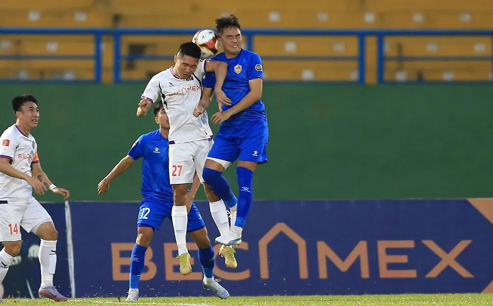 B.Bình Dương và Quảng Nam từng cầm hòa nhau ở trận lượt đi. 