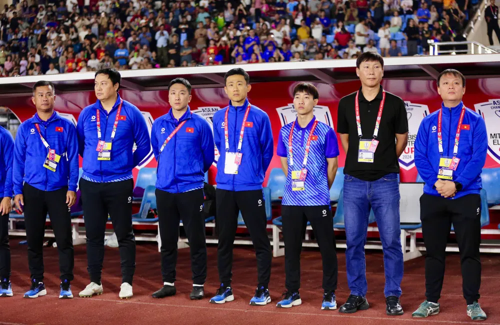 HLV Kim Sang-sik phải tuyển thêm đội ngũ trợ lý cho các nhiệm vụ quan trọng trong năm 2025. 