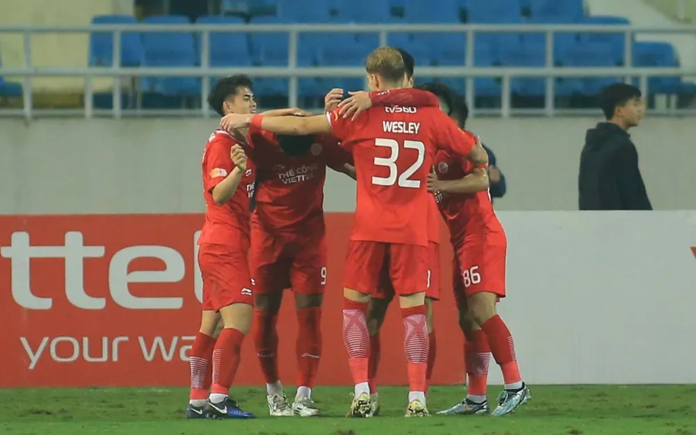 Viettel FC vô địch giai đoạn lượt đi V-League 2024-2025. ẢNH: TÂM HÀ 