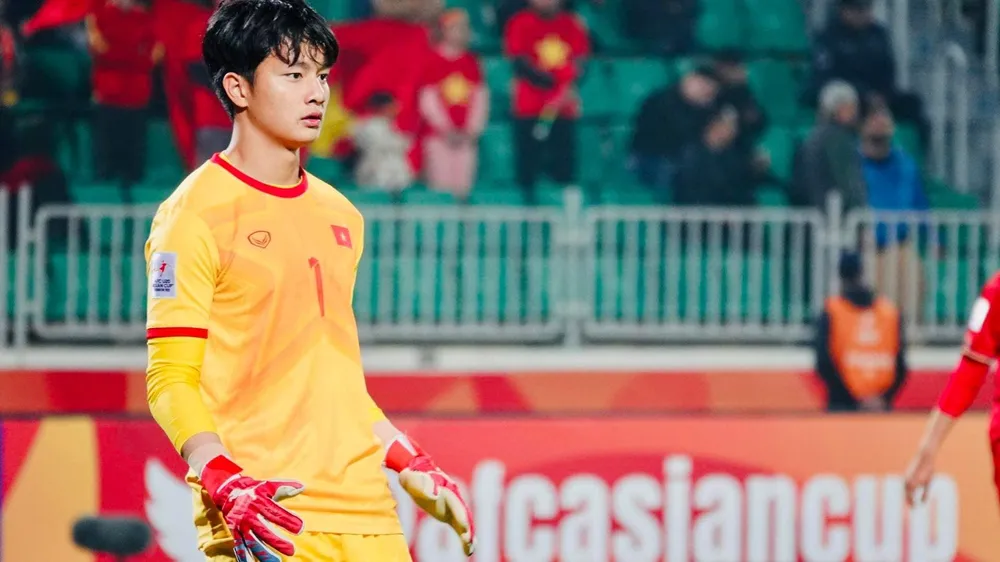Thủ môn Cao Văn Bình là một ứng viên tiềm năng cho suất bắt chính tại SEA Games 33. ẢNH: AFC 