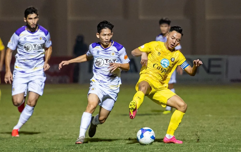 Trận đấu giữa Hà Nội FC và Thanh Hóa thuộc vòng 17 V-League 2024-2025 chứng kiến trọng tài đến từ Malaysia điều hành. 