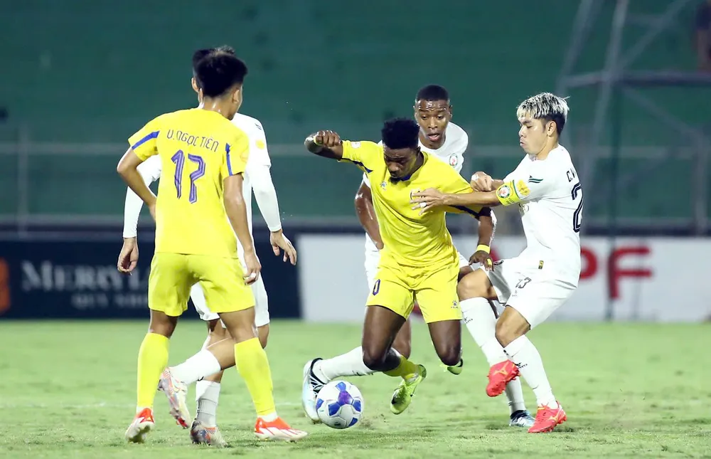 Cao Văn Triền cùng các cầu thủ Bình Định có chuyến làm khách dự báo đầy khó khăn tại Quảng Nam. 