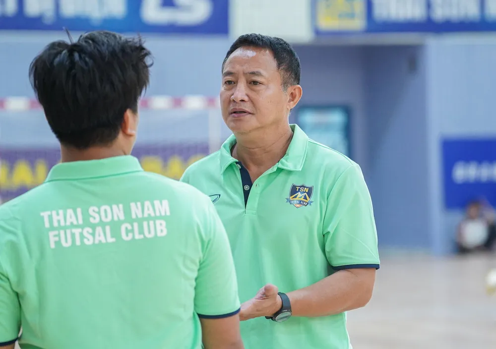 HLV thủ môn Nguyễn Đức Duy trở lại huấn luyện tại đội 1 Thái Sơn Nam TPHCM. ẢNH: ANH TRẦN 