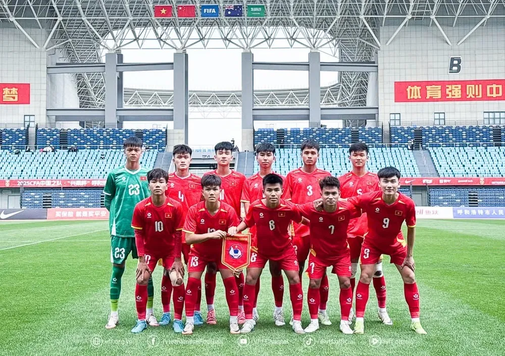 U16 Việt Nam kiên cường cầm hòa U16 Trung Quốc