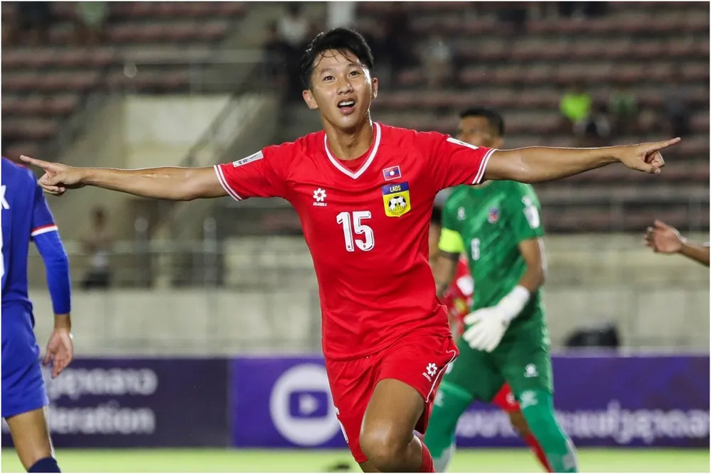 Tiền vệ thuộc biên chế Thanh Hóa Damoth Thongkhamsavath ghi bàn cho Lào. ẢNH: LFF 