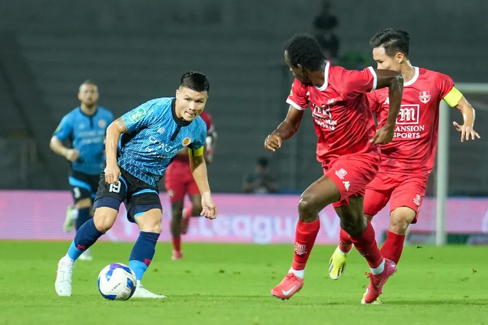 Quang Hải đang đứng trước cơ hội cùng CAHN đoạt huy chương đồng V-League 2024-2025. ẢNH: VPF 