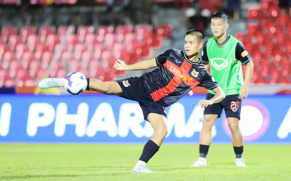 Tiền vệ Việt kiều Bulgaria Trần Thành Trung được trao cơ hội khoác áo U23 Việt Nam. ẢNH: ANH TRẦN 