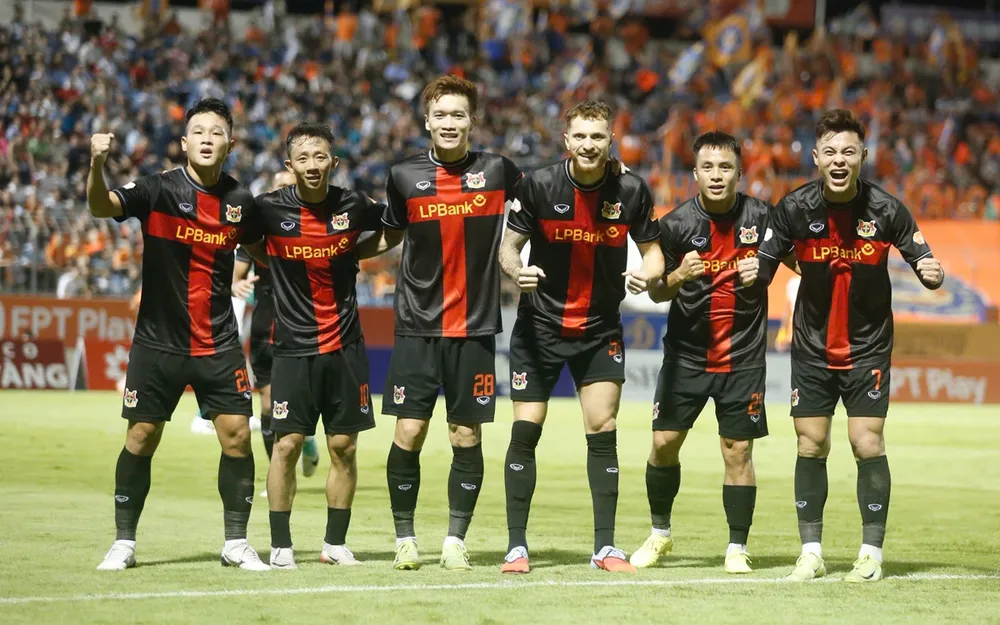 Tân binh Ninh Bình củng cố ngôi đầu sau vòng 3 V-League 2025-2026. ẢNH: DŨNG PHƯƠNG 