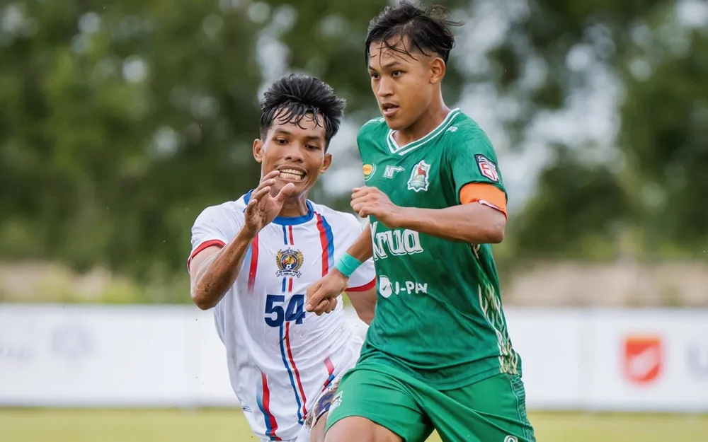 Tiền vệ Laken Limbu đang là đội trưởng của Kirivong Sok Sen Chey dự Giải VĐQG Campuchia. ẢNH: FBNV 