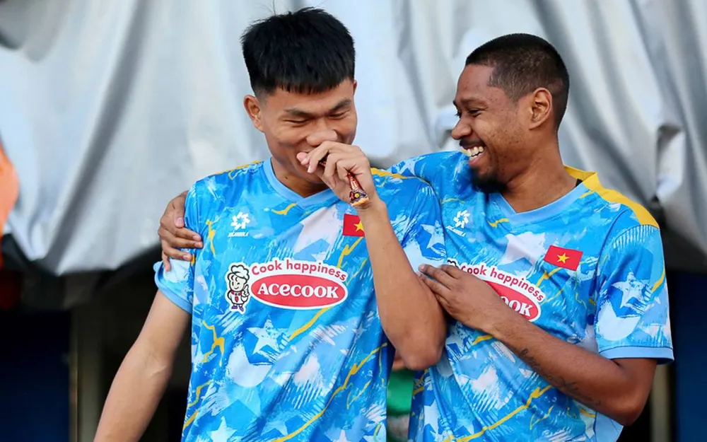 Cao Pendant Quang Vinh tự hào khi được khoác áo đội tuyển Việt Nam