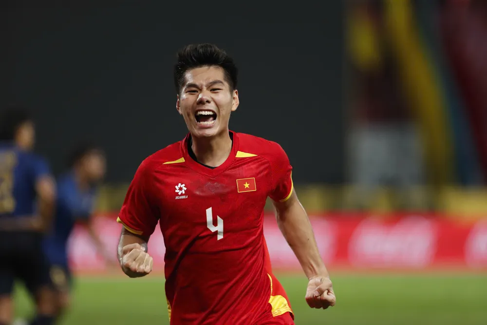 Trung vệ Nguyễn Hiểu Minh là một trong những ứng viên cho danh hiệu Cầu thủ trẻ xuất sắc nhất năm 2025. ẢNH: DŨNG PHƯƠNG 