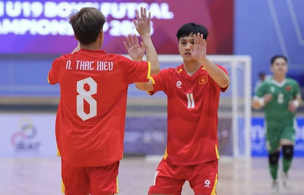 Đội tuyển futsal U19 Việt Nam đón nhận chiến thắng đầy nhẹ nhàng. ẢNH: FAT