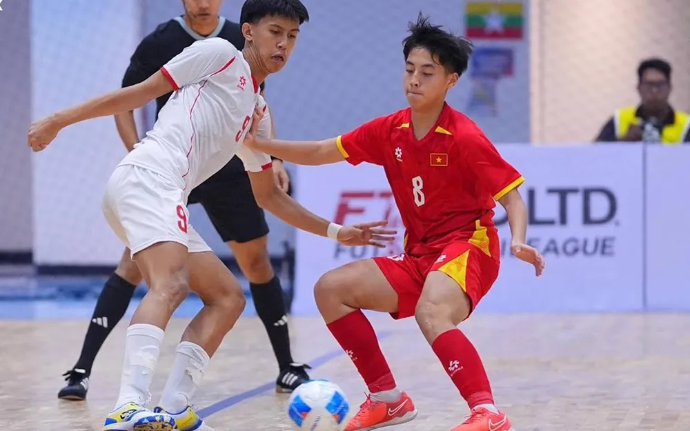 U16 Việt Nam đón nhận thất bại đáng tiếc trước U16 Myanmar tại trận tranh hạng ba Giải Futsal U16 Đông Nam Á 2025. ẢNH: FAT 
