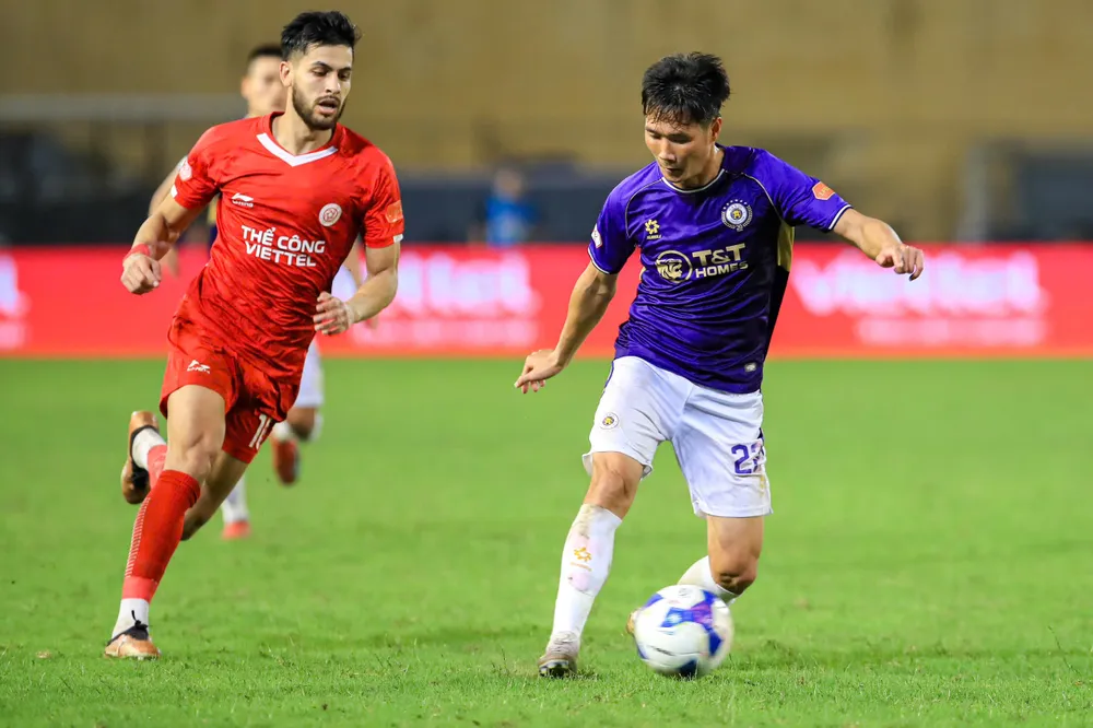 Hà Nội FC đón nhận thất bại trước Viettel FC ở trận derby Thủ đô. ẢNH: MINH HOÀNG 