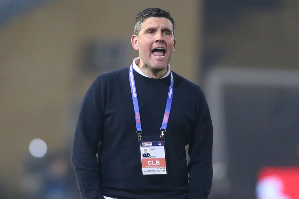 Đội Ninh Bình nói lời chia tay HLV người Tây Ban Nha Gerard Albadalejo 