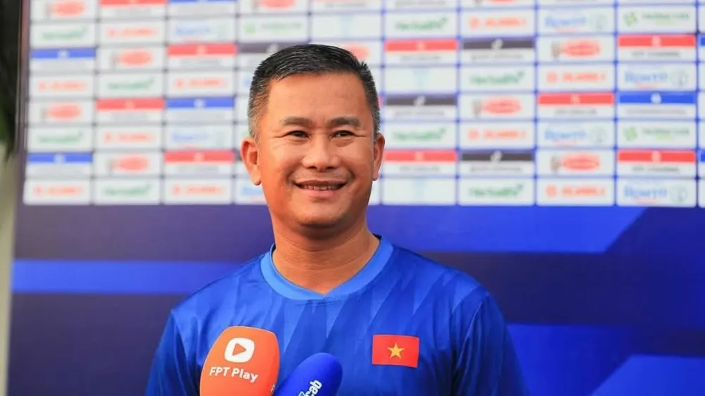 Quyền HLV Đinh Hồng Vinh của U23 Việt Nam thận trọng và đánh giá cao U23 Thái Lan