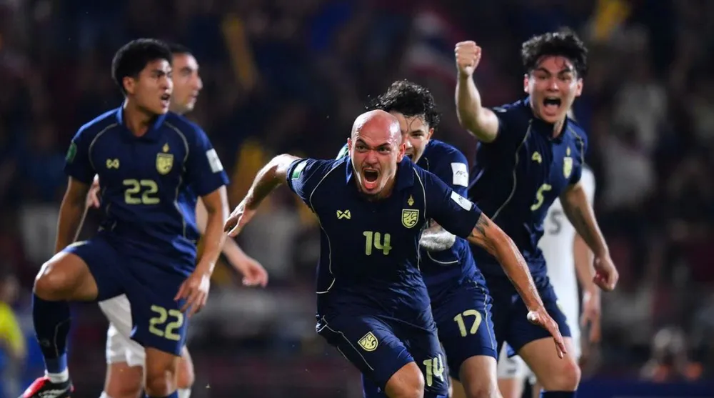 Đội tuyển Thái Lan đoạt vé dự vòng chung kết Asian Cup 2027 đầy cảm xúc. ẢNH: AFC 