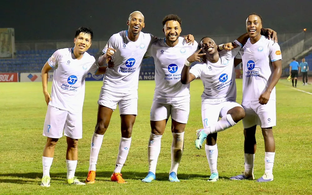 Nam Định kéo chuỗi thắng lên con số 5. ẢNH: TÂM HÀ 