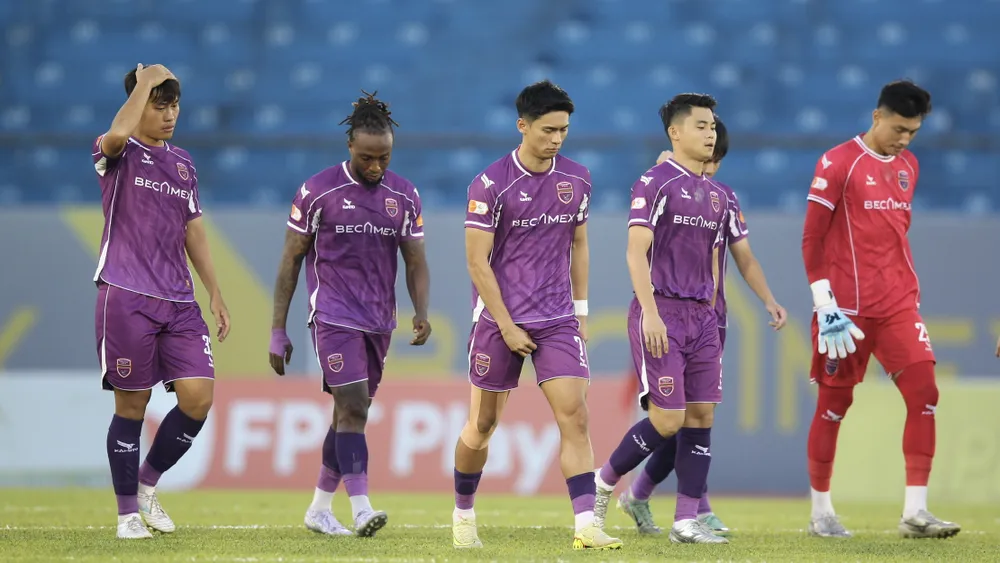 Becamex TPHCM chính thức rớt hạng sau khi V-League 2025-2026 khép lại. ẢNH: DŨNG PHƯƠNG 