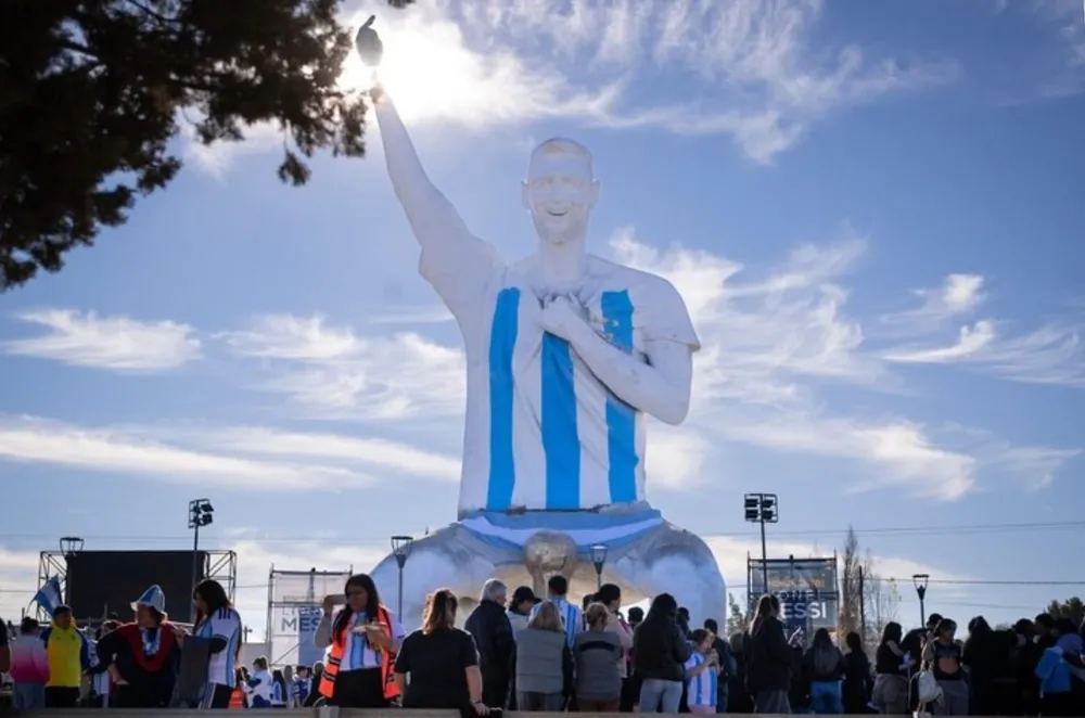 Tượng Messi cao nhất thế giới vừa được khánh thành tại Cutral Co (Argentina). ẢNH: CUTRAL CO CITY.