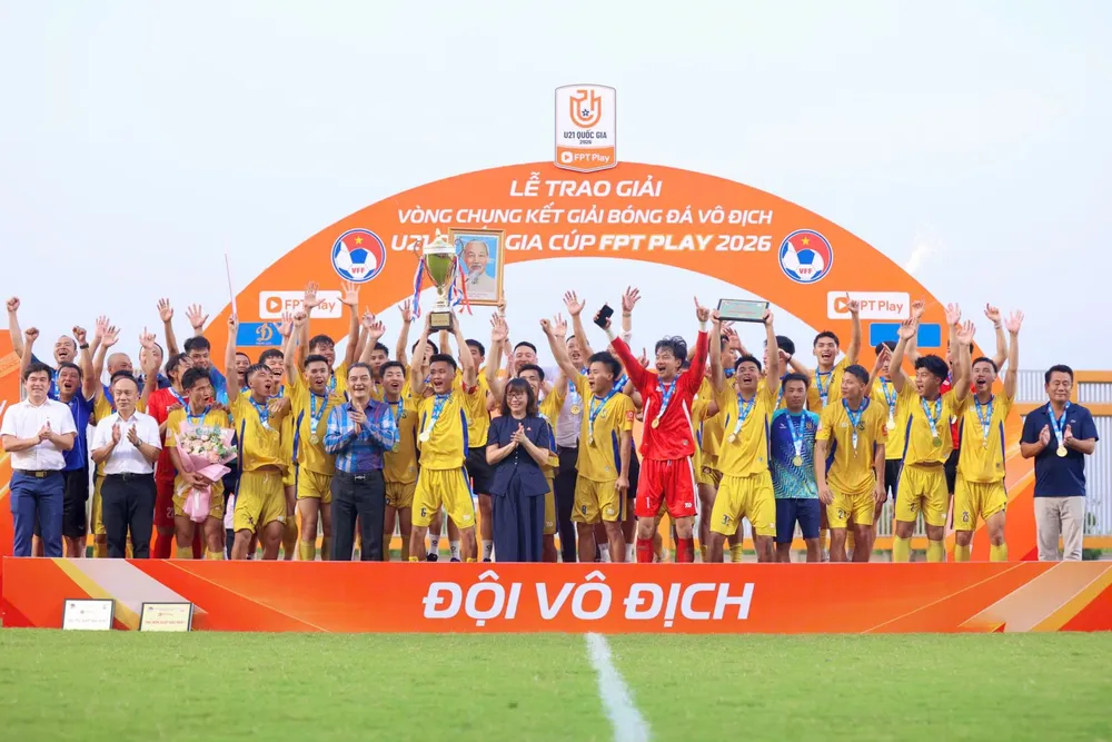 U21 SLNA đăng quang U21 quốc gia - Cúp FPT Play 2026. ẢNH: TÂM HÀ