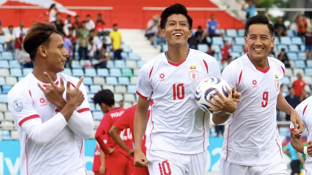 Các tuyển thủ Myanmar thắp sáng hy vọng vào bán kết ASEAN Cup 2026. ẢNH: MFF