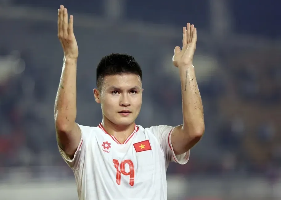 Đội trưởng Nguyễn Quang Hải trở thành cầu thủ khoác áo đội tuyển Việt Nam nhiều nhất lịch sử. ẢNH: NHẬT ĐOÀN
