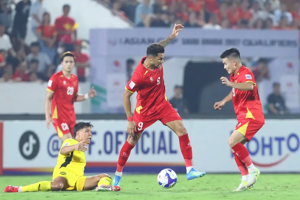Đội tuyển Việt Nam dự báo có chuyến làm khách khó khăn tại Malaysia. ẢNH: MINH HOÀNG