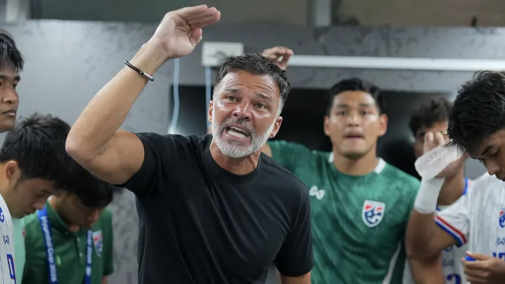 HLV Anthony Hudson của đội tuyển Thái Lan. ẢNH: FAT