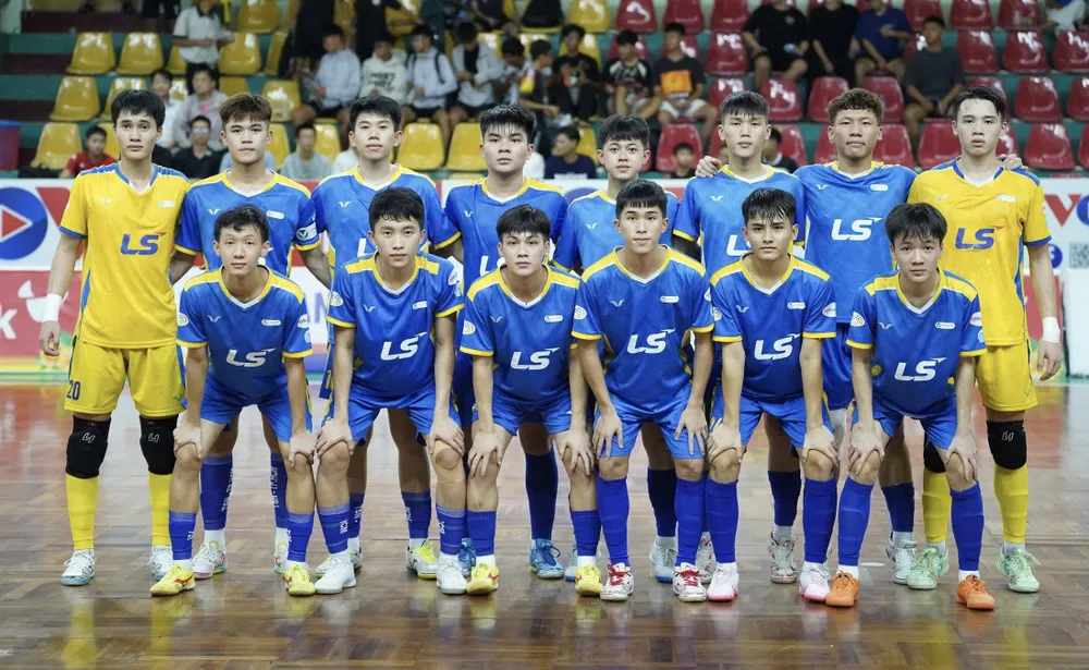 Các cầu thủ futsal trẻ Thái Sơn Nam TPHCM dự giải quốc tế tại Đồng Tháp. ẢNH: TÂM HÀ