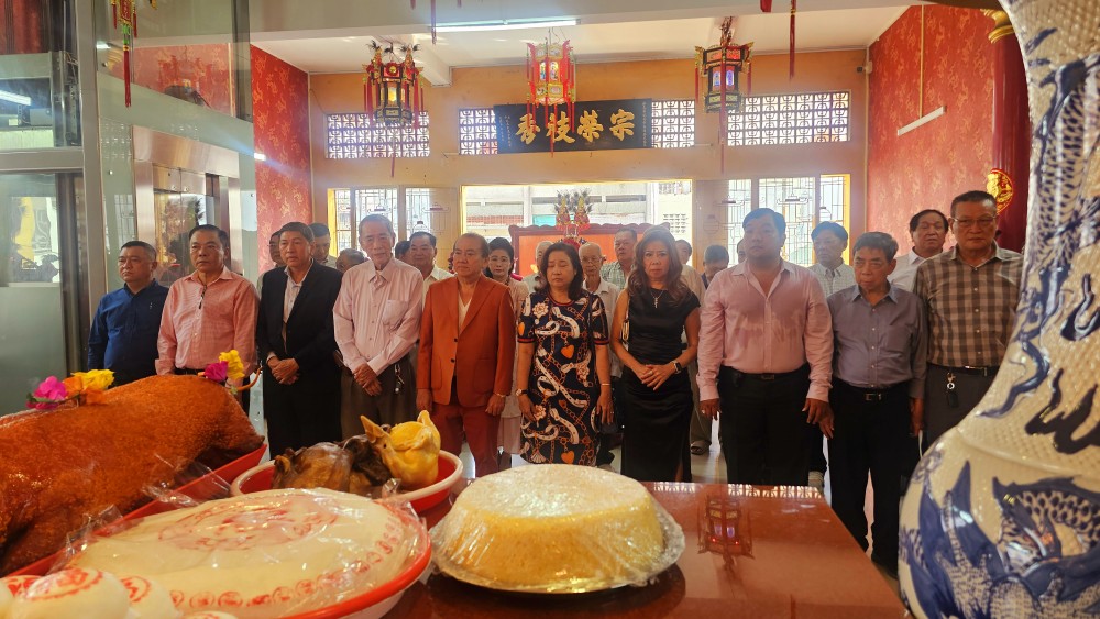 林氏大宗祠理监事会在宗祠庄重举行秋季祭祖仪式。