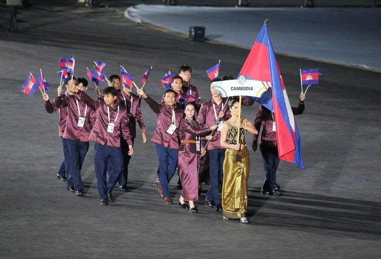 2025年12月9日，柬埔寨体育代表团亮相于泰国曼谷拉加曼加拉体育场举行的第33届东运会开幕式。