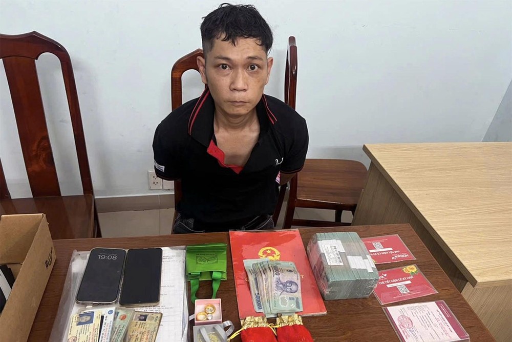  杜晋得——从摩托车座位箱内盗走逾10亿元、黄金、土地使用权证书及存折的嫌疑人（图片由公安机关提供）。