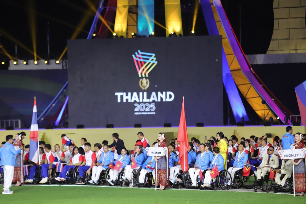 出席开幕式的越南残疾人体育代表团。