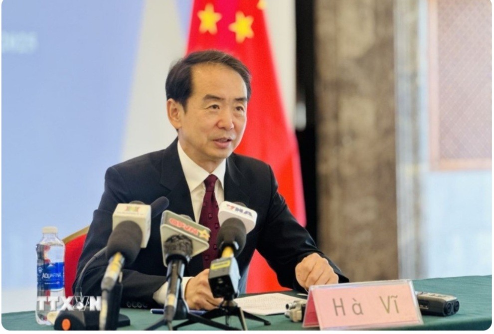 中国驻越南大使何炜 。