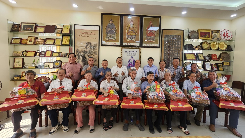 林氏宗祠岁暮敬老活动。