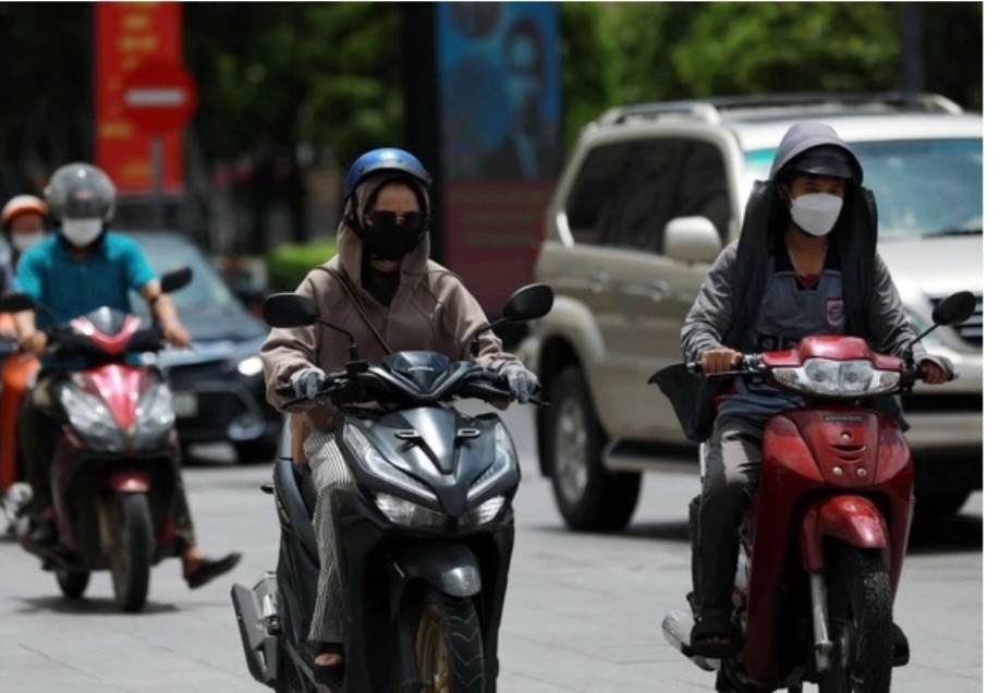 在新山一机场气象站，3月24日最高气温达到了36摄氏度。