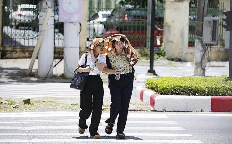 多地出现高温天气，部分地区出现极端酷热。