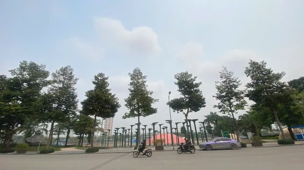  河内在4月22日气温升高（最高气温34摄氏度），自4月23日起转凉。