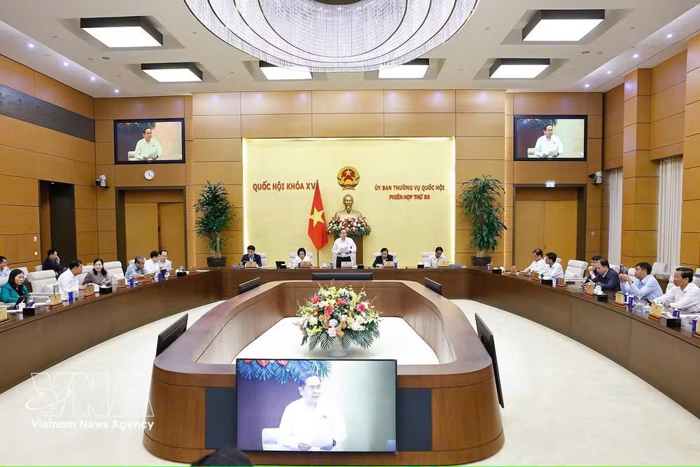 附图。