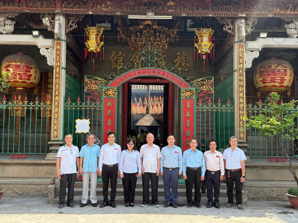 市红十字会探访穗城会馆。