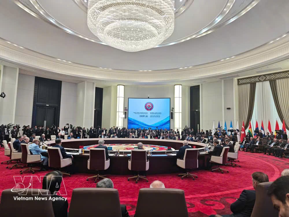 上海合作组织扩大会议现场。图自越通社