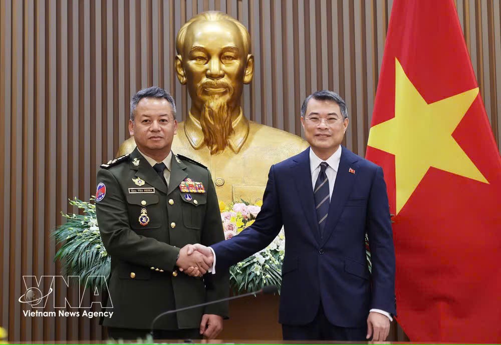 越南政府总理黎明兴会见柬埔寨副首相兼国防大臣。图自越通社