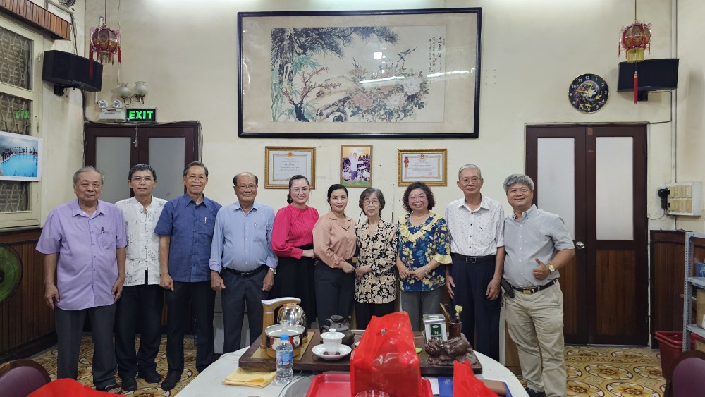 市各民族文学艺术协会成立茶道俱乐部 。图：心雨