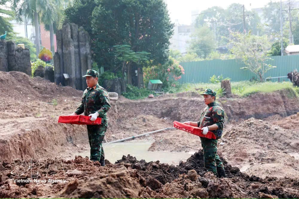 胡志明市黎氏莲公园第二阶段5天归集58具烈士遗骸。图自越通社