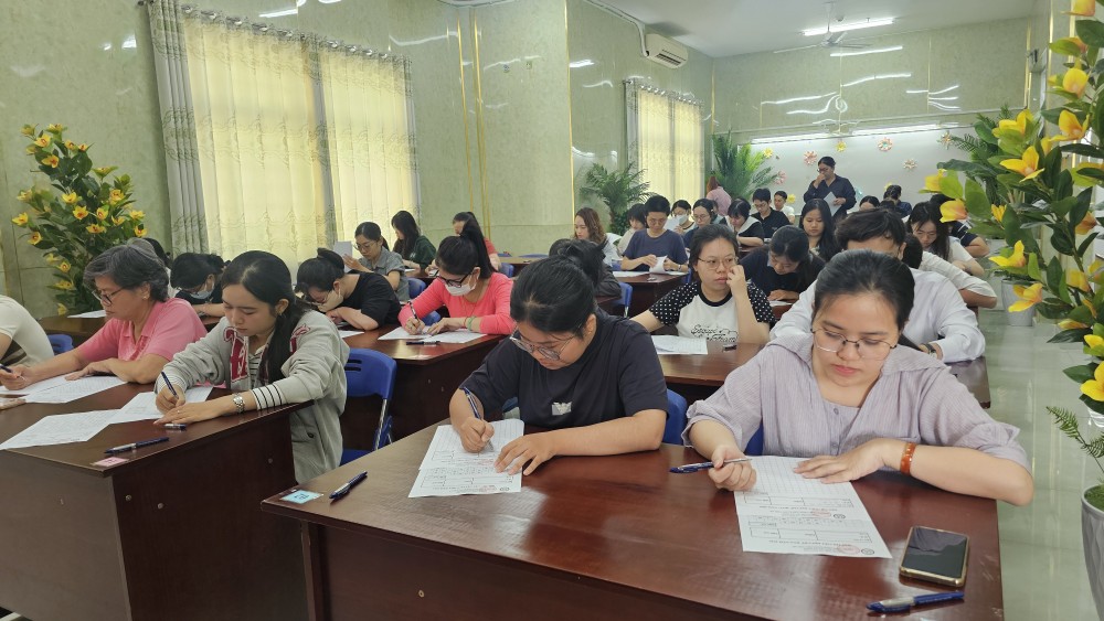 朱文安职业教育暨成人教育中心华语分校举行汉字书写大赛。图：心雨