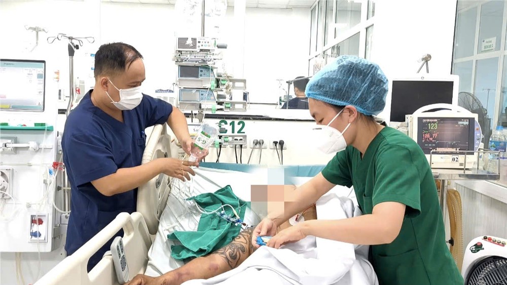 疟疾患者正在中央热带病医院接受治疗。