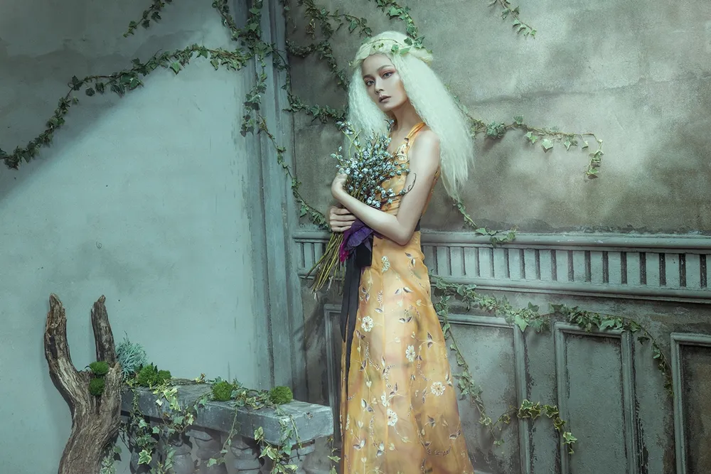 Vừa bị loại Next Top Model, “chị đại” Hoàng Oanh bỗng đẹp ma mị trong bộ ảnh mới ảnh 4