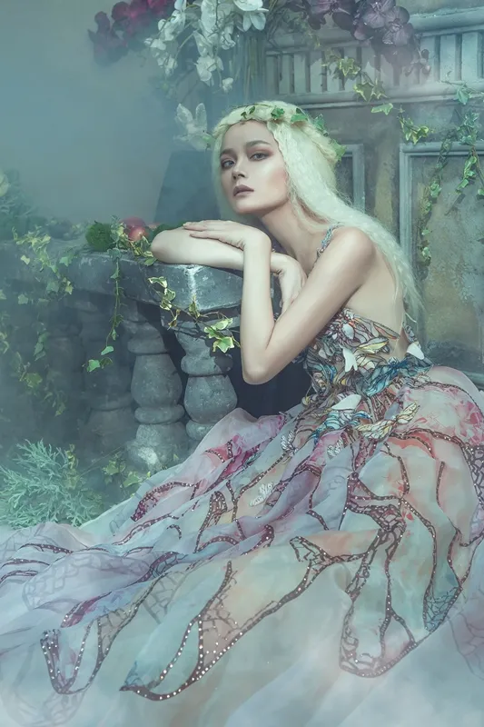 Vừa bị loại Next Top Model, “chị đại” Hoàng Oanh bỗng đẹp ma mị trong bộ ảnh mới ảnh 3