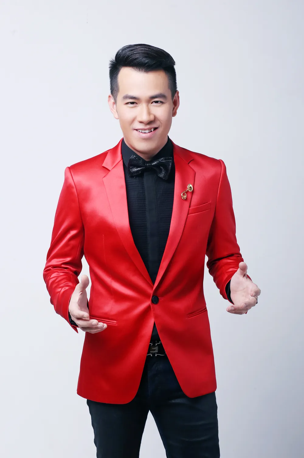 Sơn Tùng, Tóc Tiên hội ngộ Phạm Hương trong đêm bán kết Hoa hậu Hoàn vũ Việt Nam 2017 ảnh 3